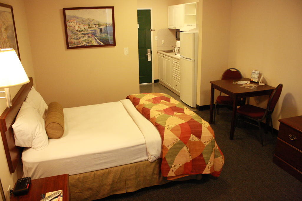 Intown Suites Extended Stay Select Hampton Va Quarto foto