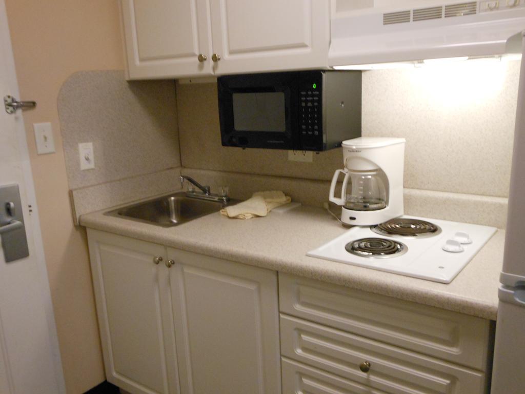 Intown Suites Extended Stay Select Hampton Va Quarto foto