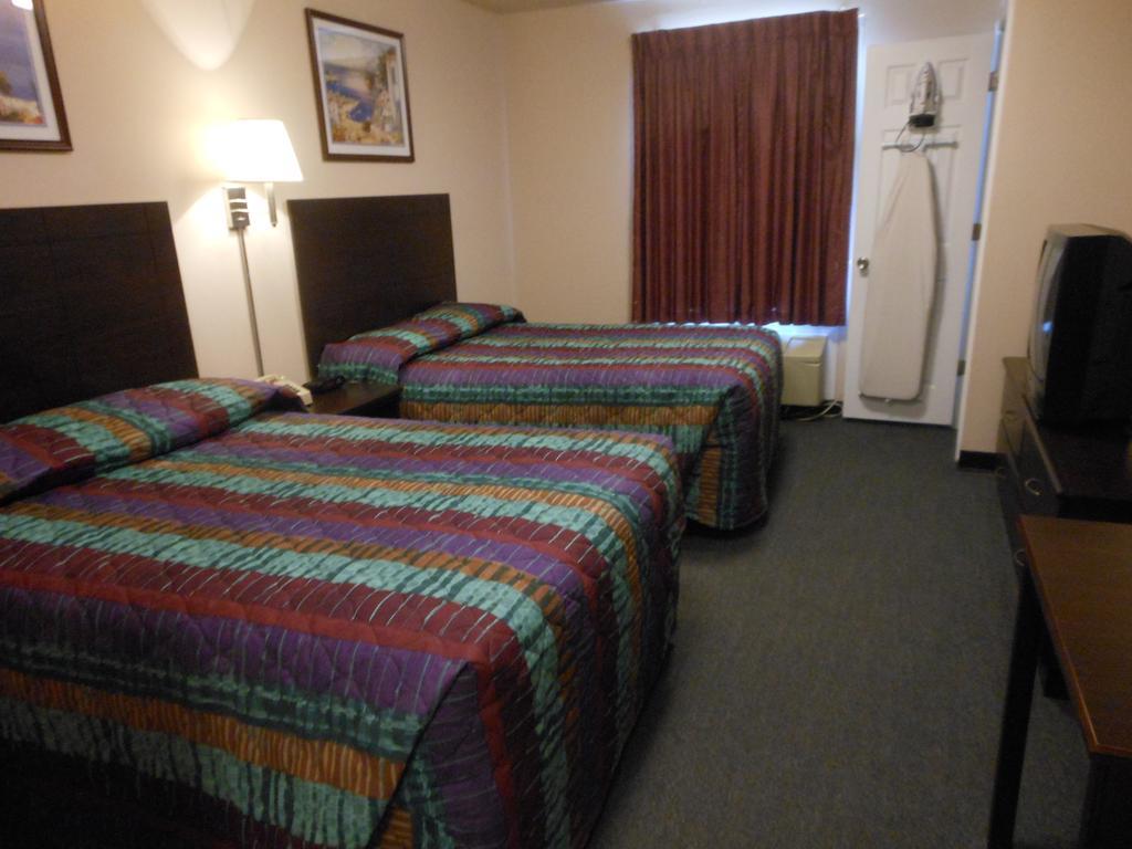 Intown Suites Extended Stay Select Hampton Va Quarto foto